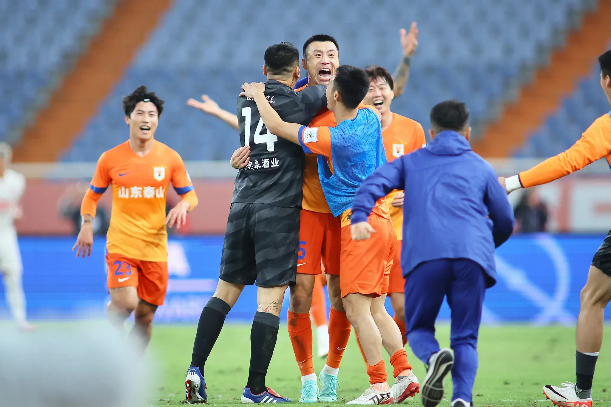 3-2！足协杯上海海港卫冕失败，没有中锋上海申花学阿森纳(上海申花足协杯赛程表)