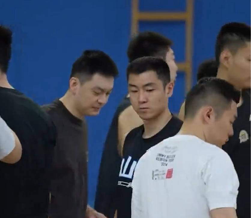 包含阿尔艾因核心球员体能恢复，备战卡尔蒂斯的词条